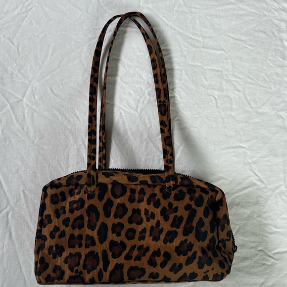 BAGGU Leopard Print Bowler Bag regular size, slight interior discoloration - Picture 2 of 8